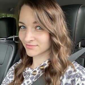 Meet your Posher, Courtney